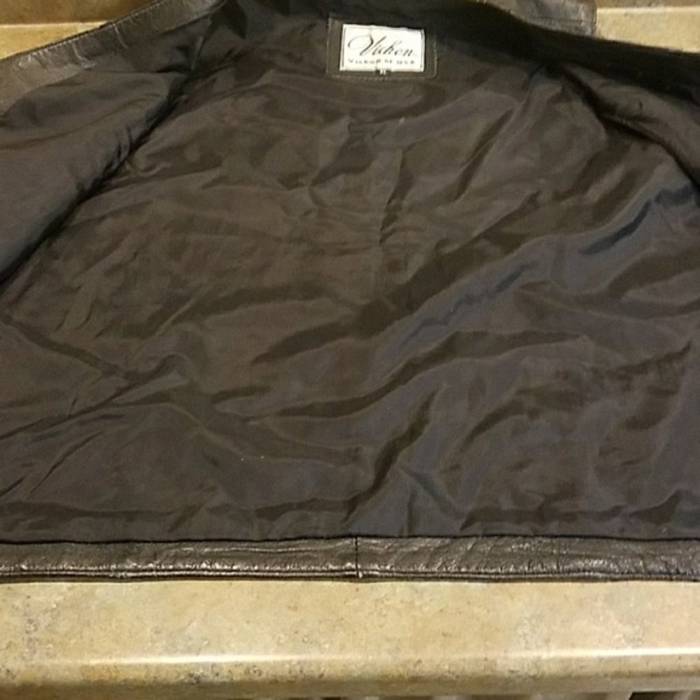 Vichen Black leather Vest 24" length - large - Picture 8 of 8